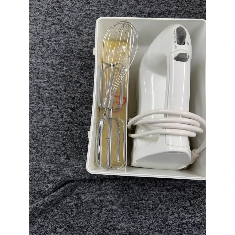 Vintage Hamilton Beach 5 Speed Hand Mixer Model 62577 With Storage Case Beaters